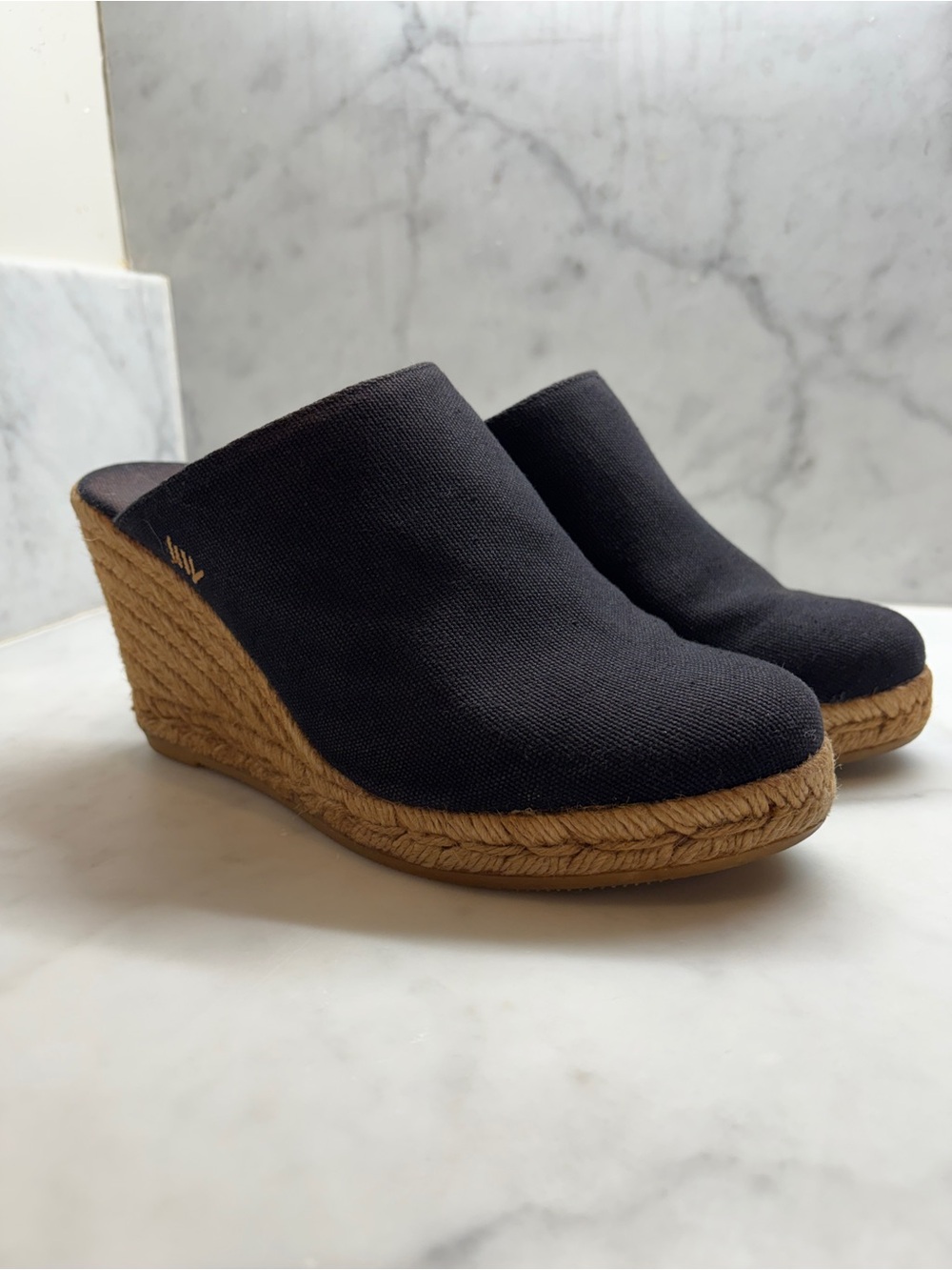 Viscata Barcelona Women’s Black Canvas Wedges size 38 (US 7)